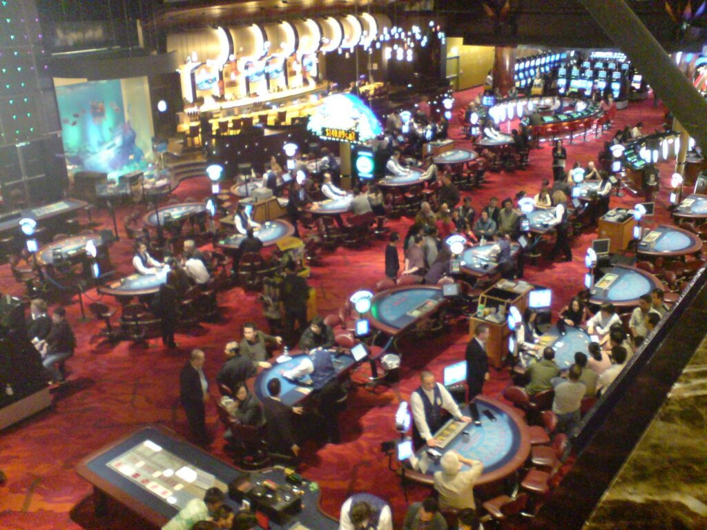 Không gian casino trong khu phức hợp giải trí
