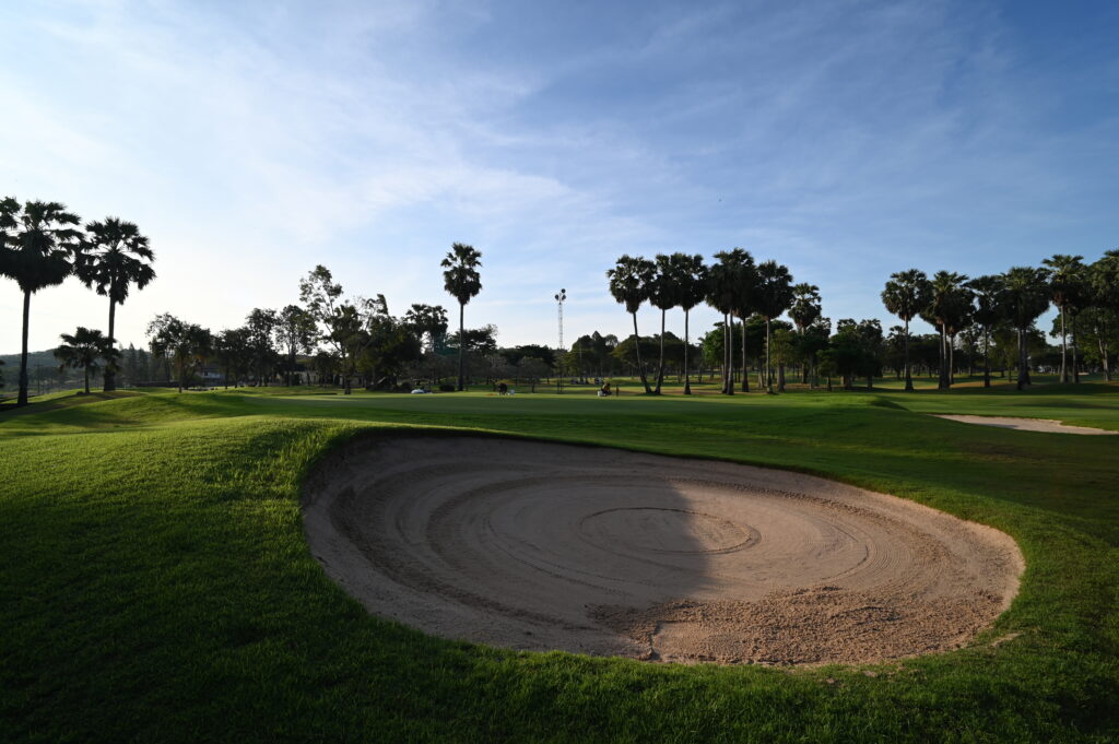 Sân golf nhiệt đới, trải nghiệm thể thao cao cấp